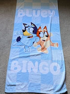 Bluey & Bingo Kids Beach Towel – Light Blue